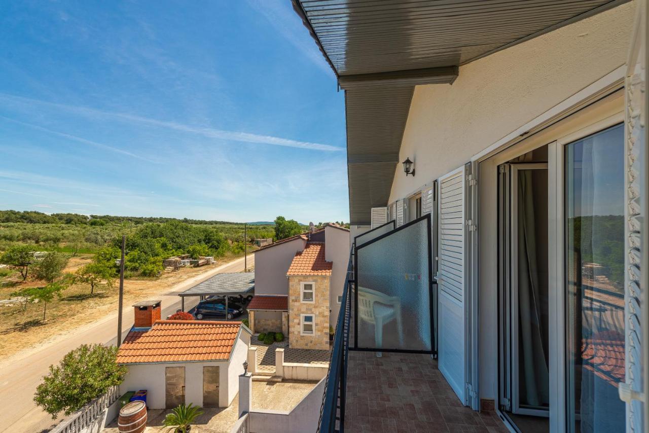 Bed & Breakfast Maki Biograd Na Moru Exteriör bild