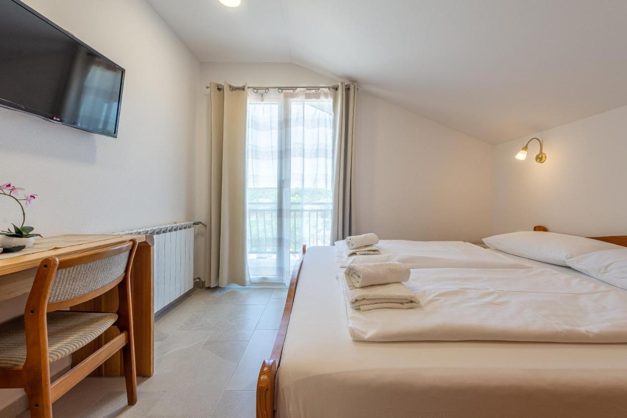 Bed & Breakfast Maki Biograd Na Moru Exteriör bild