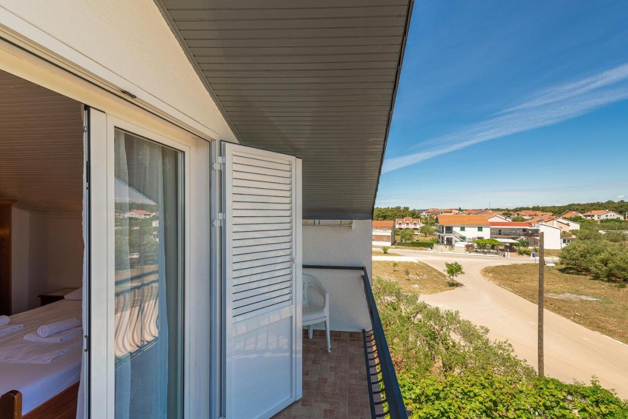 Bed & Breakfast Maki Biograd Na Moru Exteriör bild