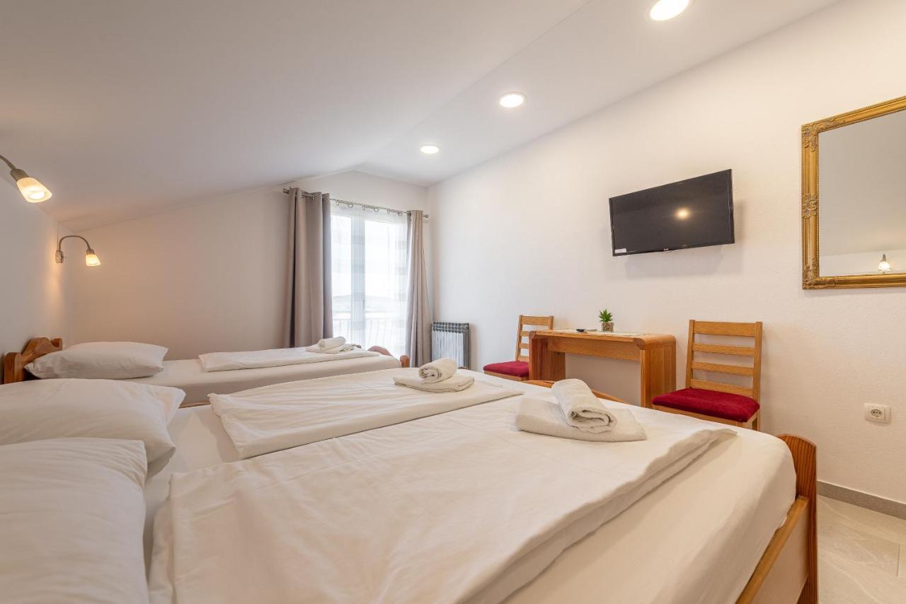 Bed & Breakfast Maki Biograd Na Moru Exteriör bild