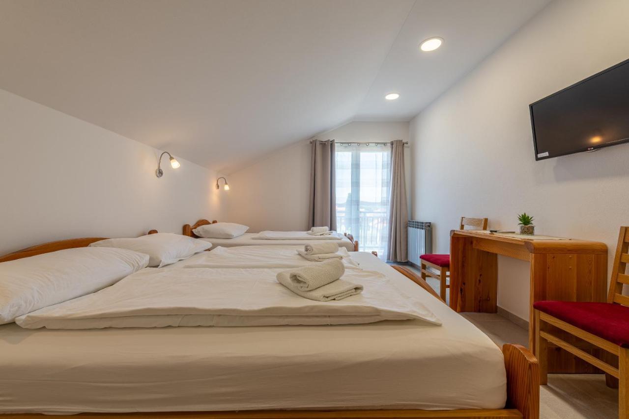 Bed & Breakfast Maki Biograd Na Moru Exteriör bild
