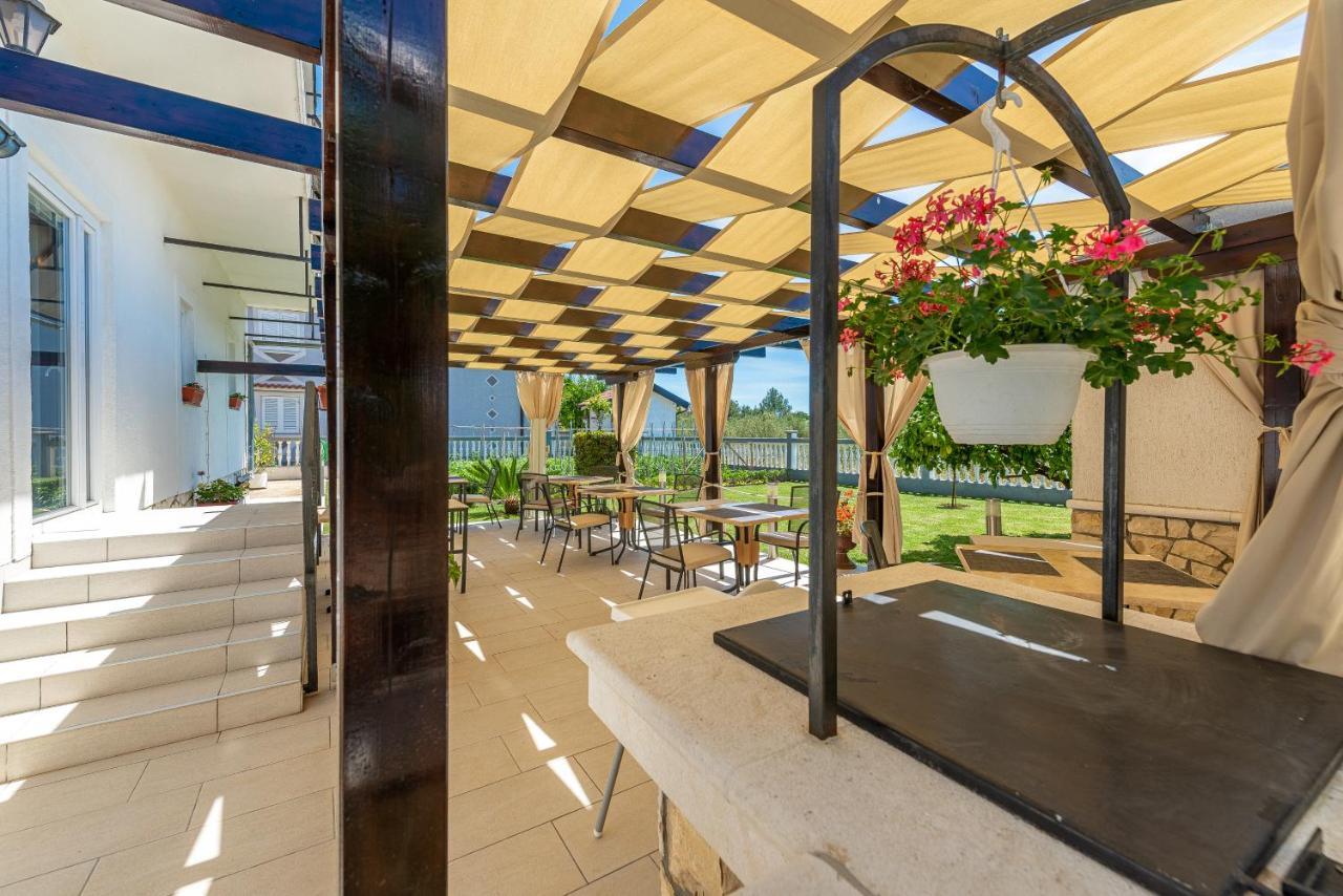 Bed & Breakfast Maki Biograd Na Moru Exteriör bild