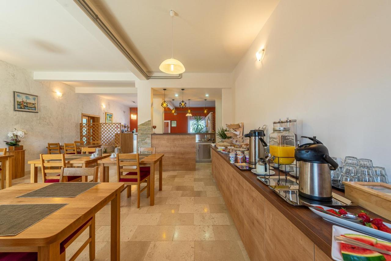 Bed & Breakfast Maki Biograd Na Moru Exteriör bild