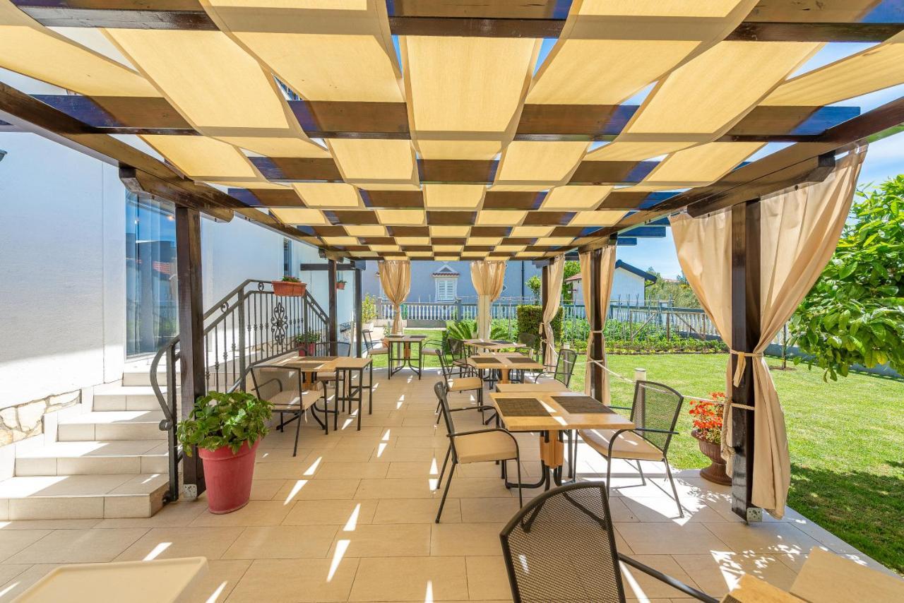 Bed & Breakfast Maki Biograd Na Moru Exteriör bild