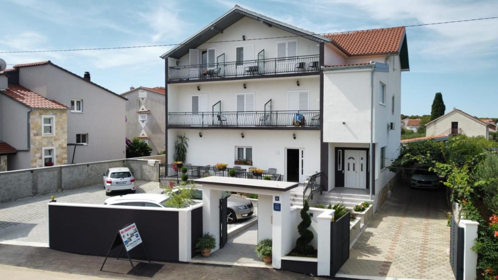 Bed & Breakfast Maki Biograd Na Moru Exteriör bild